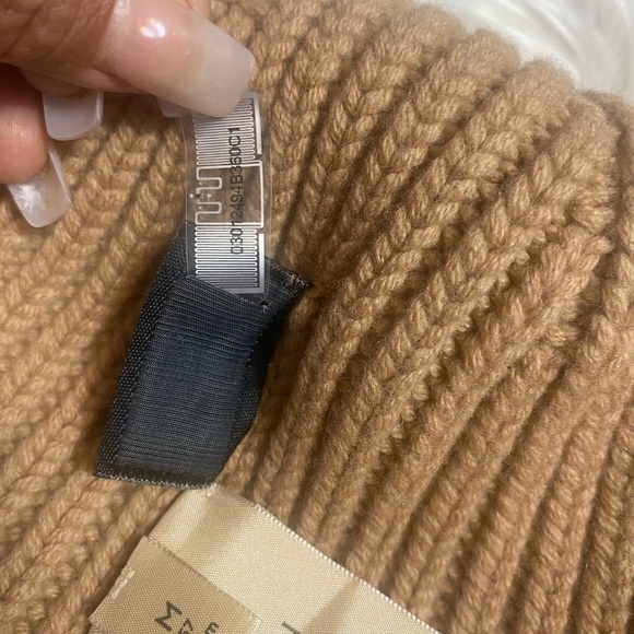 Gucci Tan Ribbed Knit Hat with Logo - Picture 13 of 13